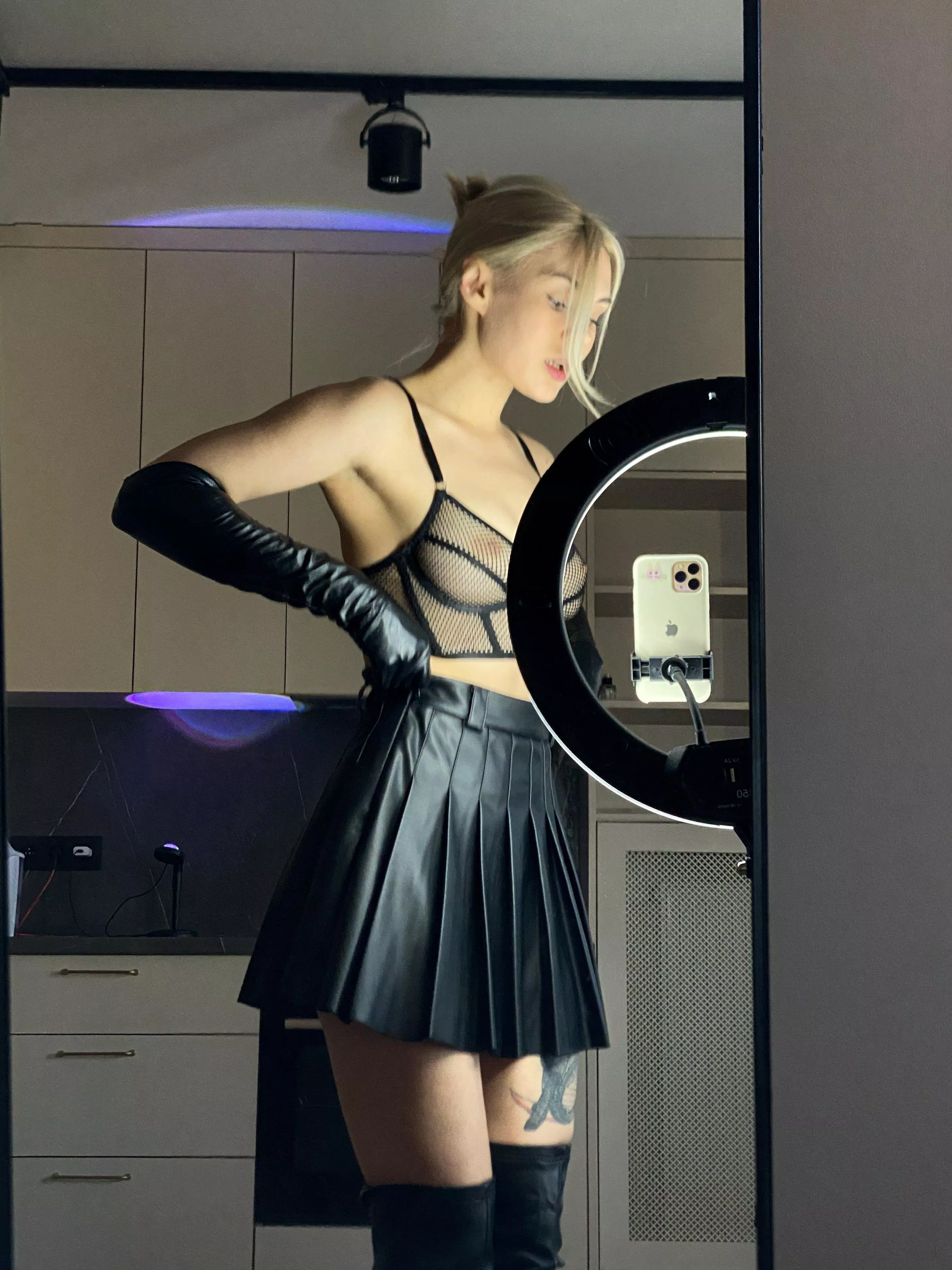 Will this outfit get me some attention if I wear in public? posted by TheLiterateKnocking