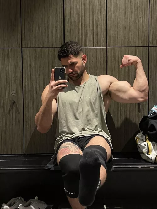 Would your head fit there? by TheKingDavid_