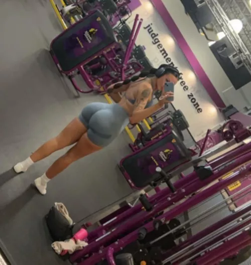 You know what time it isss by HotWetHailey