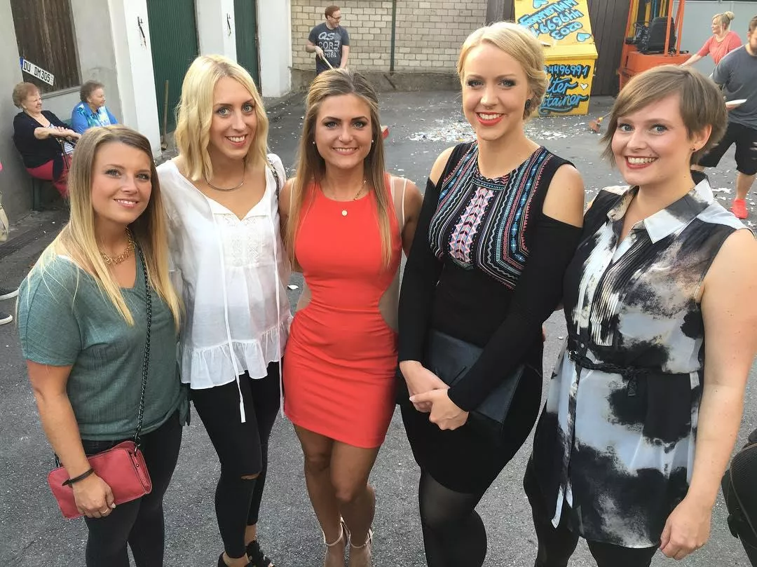 [5] Girls in Dresses posted by PrettySofiay