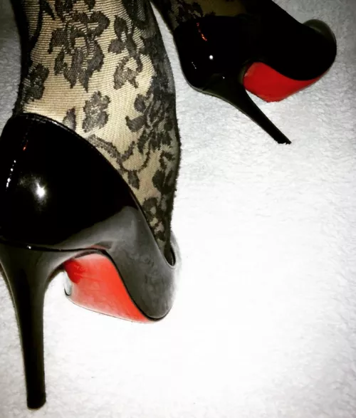 close up of my red soles by luna_vera88