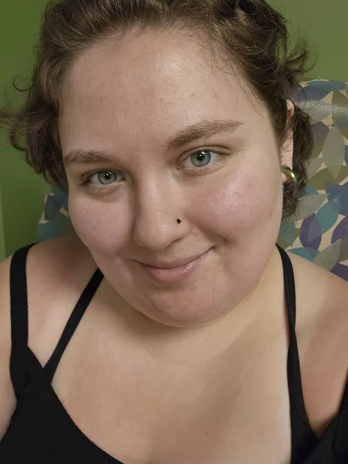 Feeling glamorous without the makeup by xxmikiki