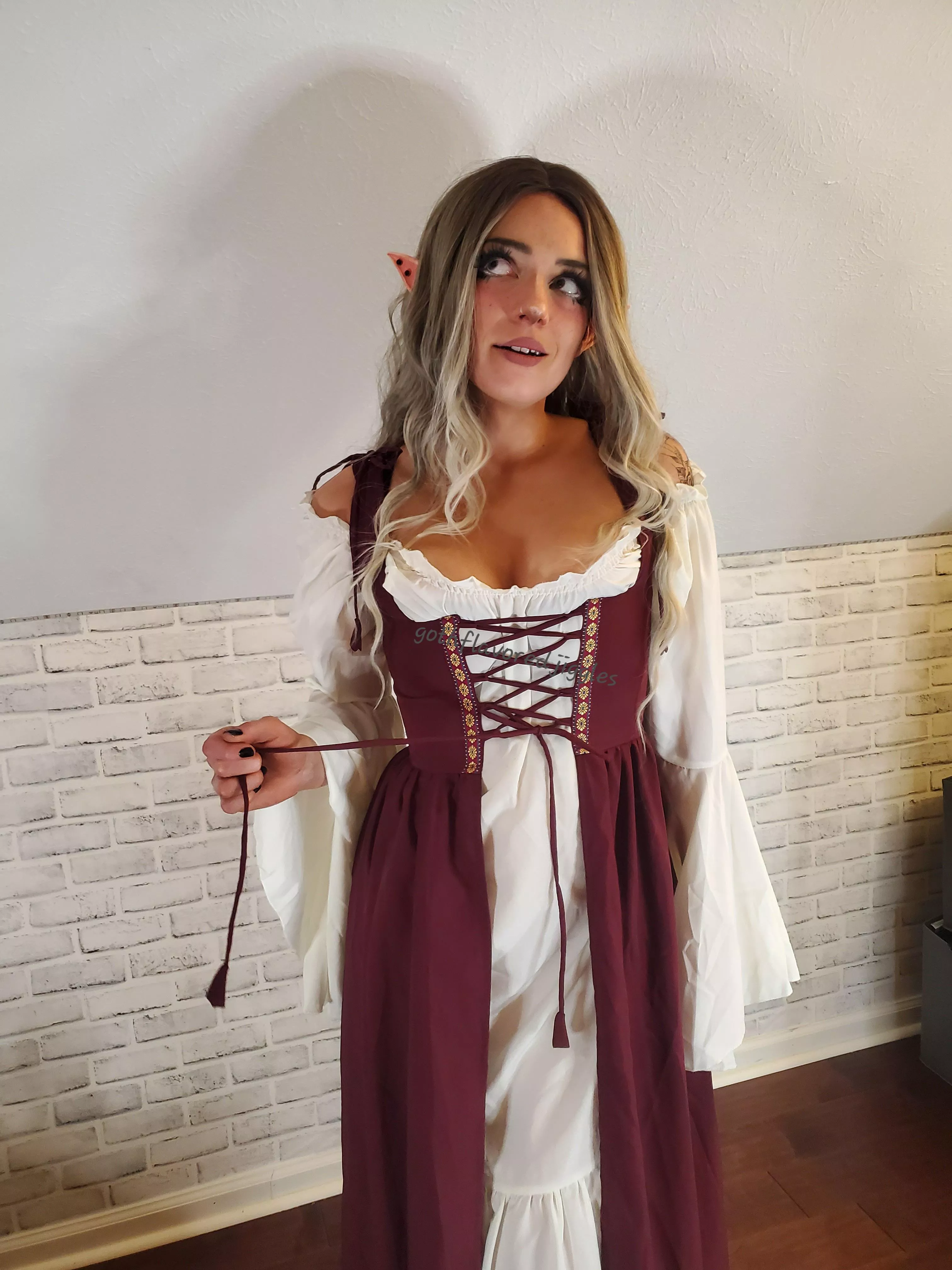 I'm a lil elf ho posted by GOTHflavoredJIGGLES