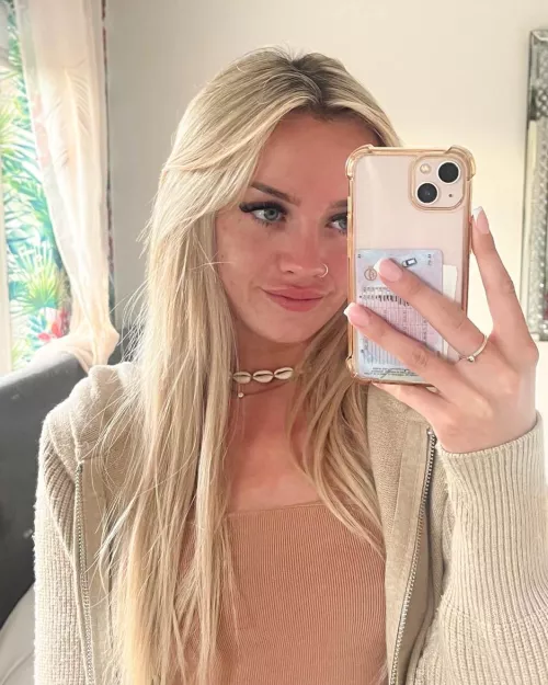 I'm sophisticated with a touch of sass :) by Scarletteee1