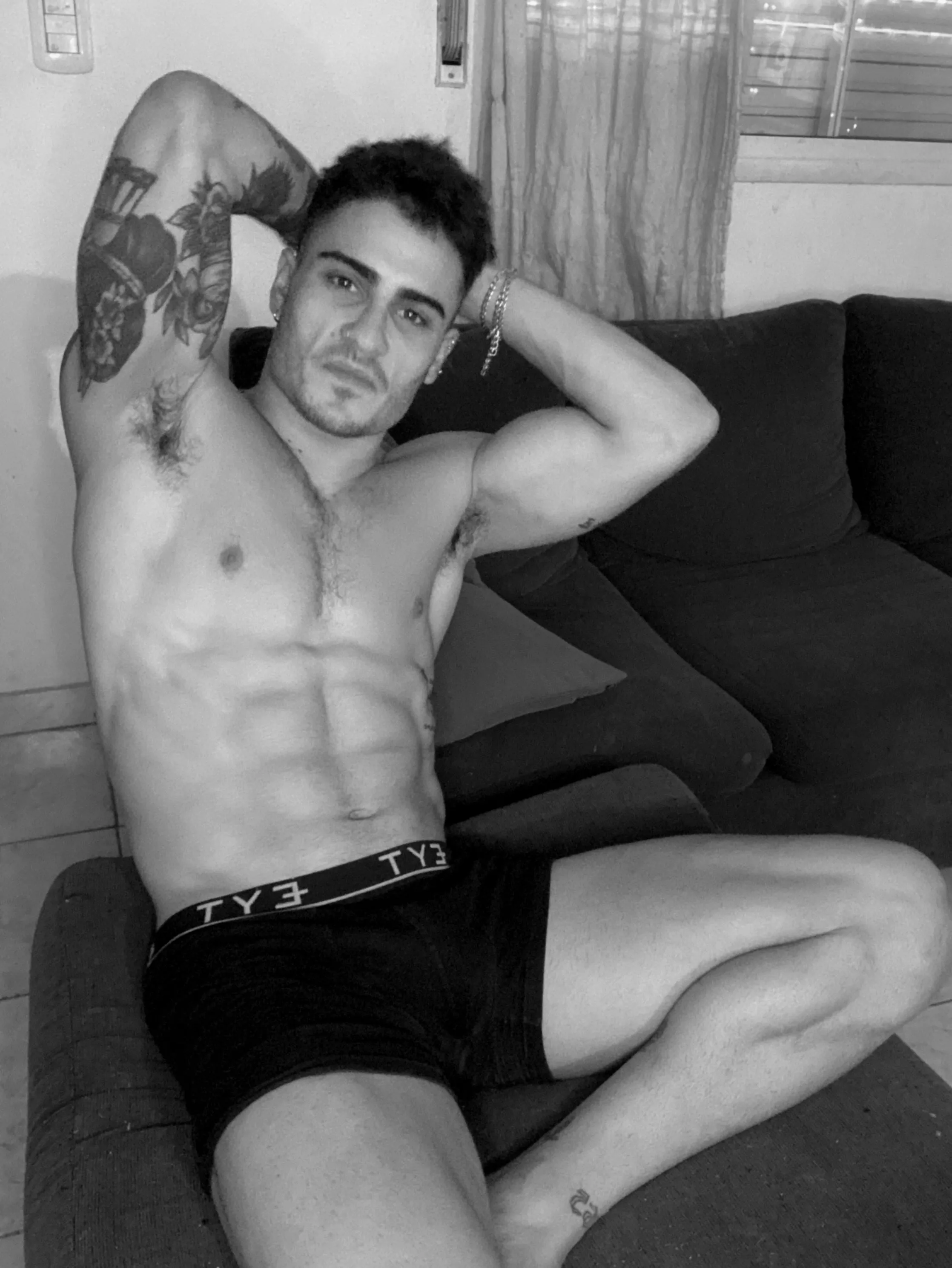 My Bold and Beautiful Black and White Image posted by OliverKinggxoxo