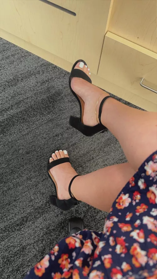 Size 6 comfy heels  by secret_jane21