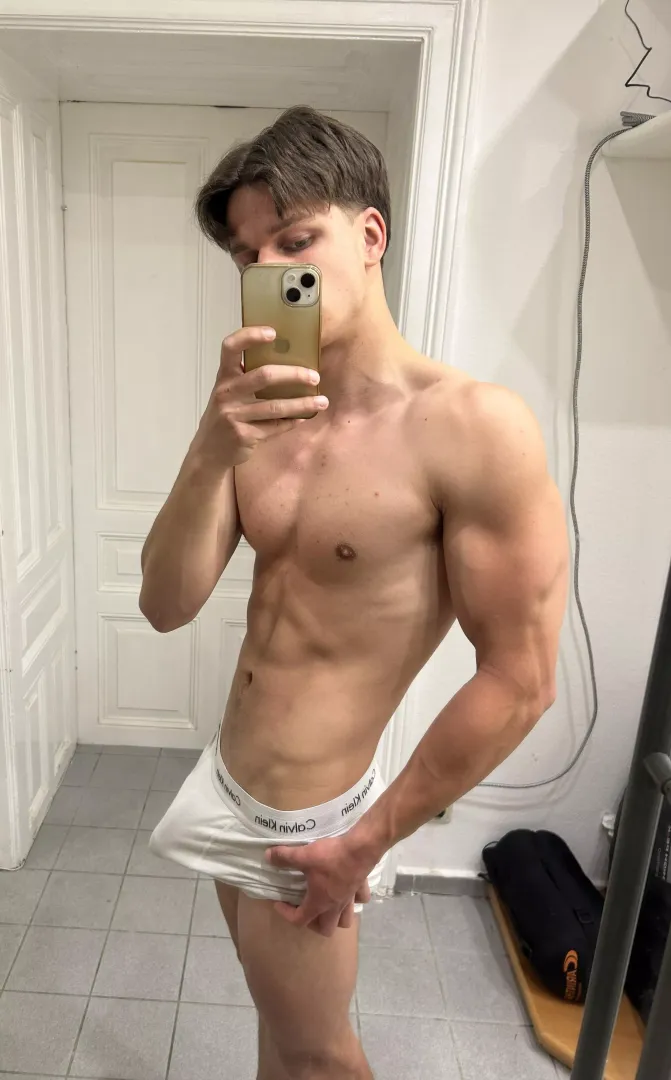 (19)Would you suck my bulge? posted by Select_Equipment4297