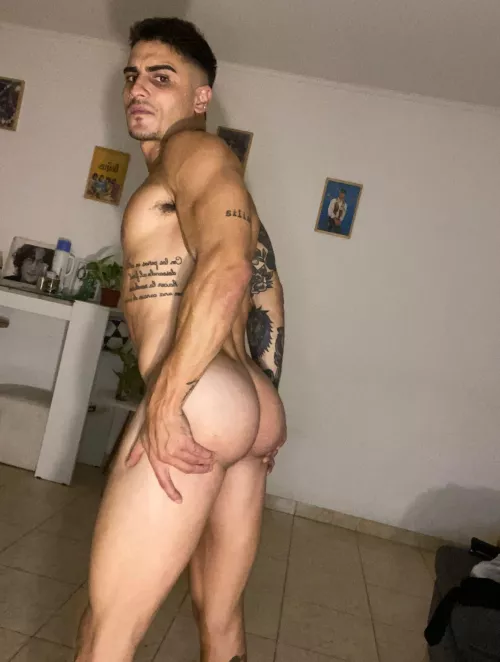 [24] time to break the internet with this one by OliverKinggxoxo