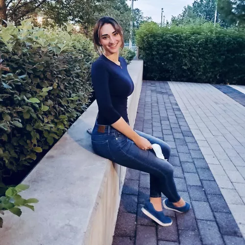 Abigail Shapiro by RMc10151975