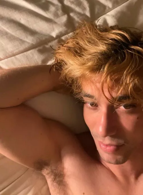 Armpits for you to sniff and lick by Mike-ironman