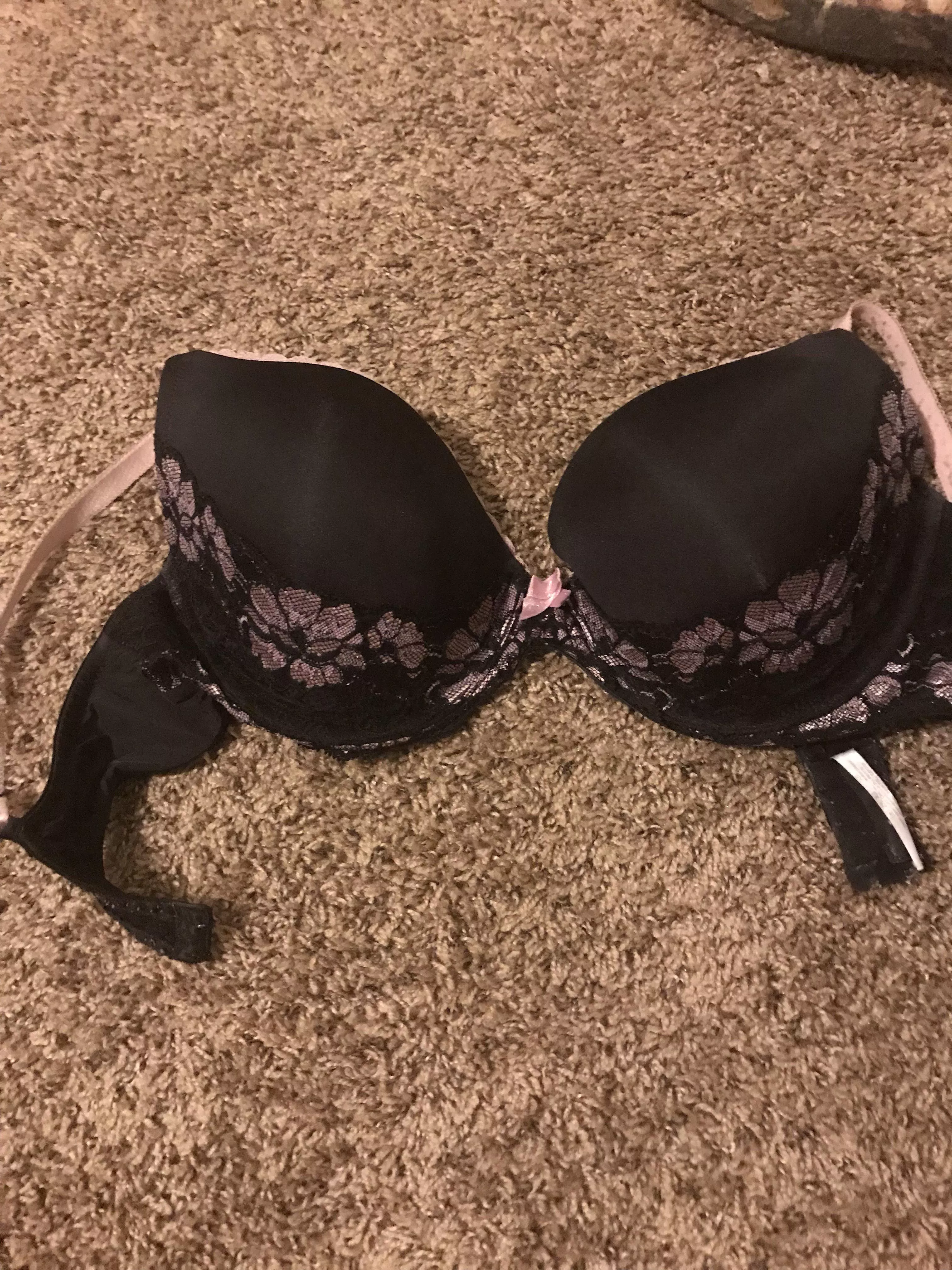 Can anyone help identify a bra? posted by DeathlikeCoast4