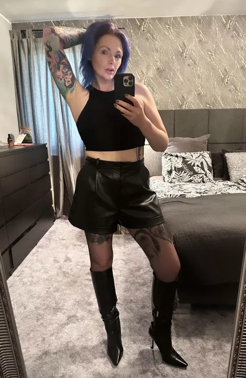 Even now it’s summer I will always be wearing leather daily by theinkedsiren1