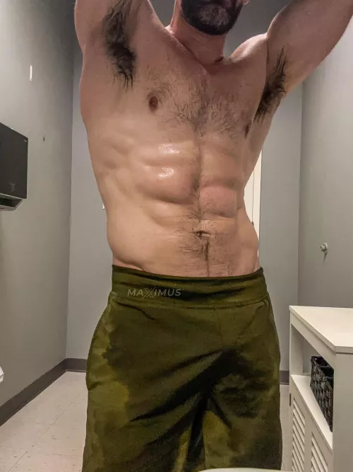 Got a little toast during my workout today 🥵 by maximus_787