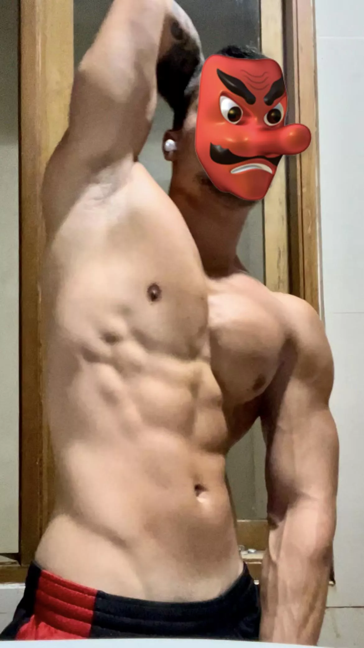 Midsection check 💪🏽 6’3 217lbs and feeling awesome 😈😍 posted by TheeGuyDerek