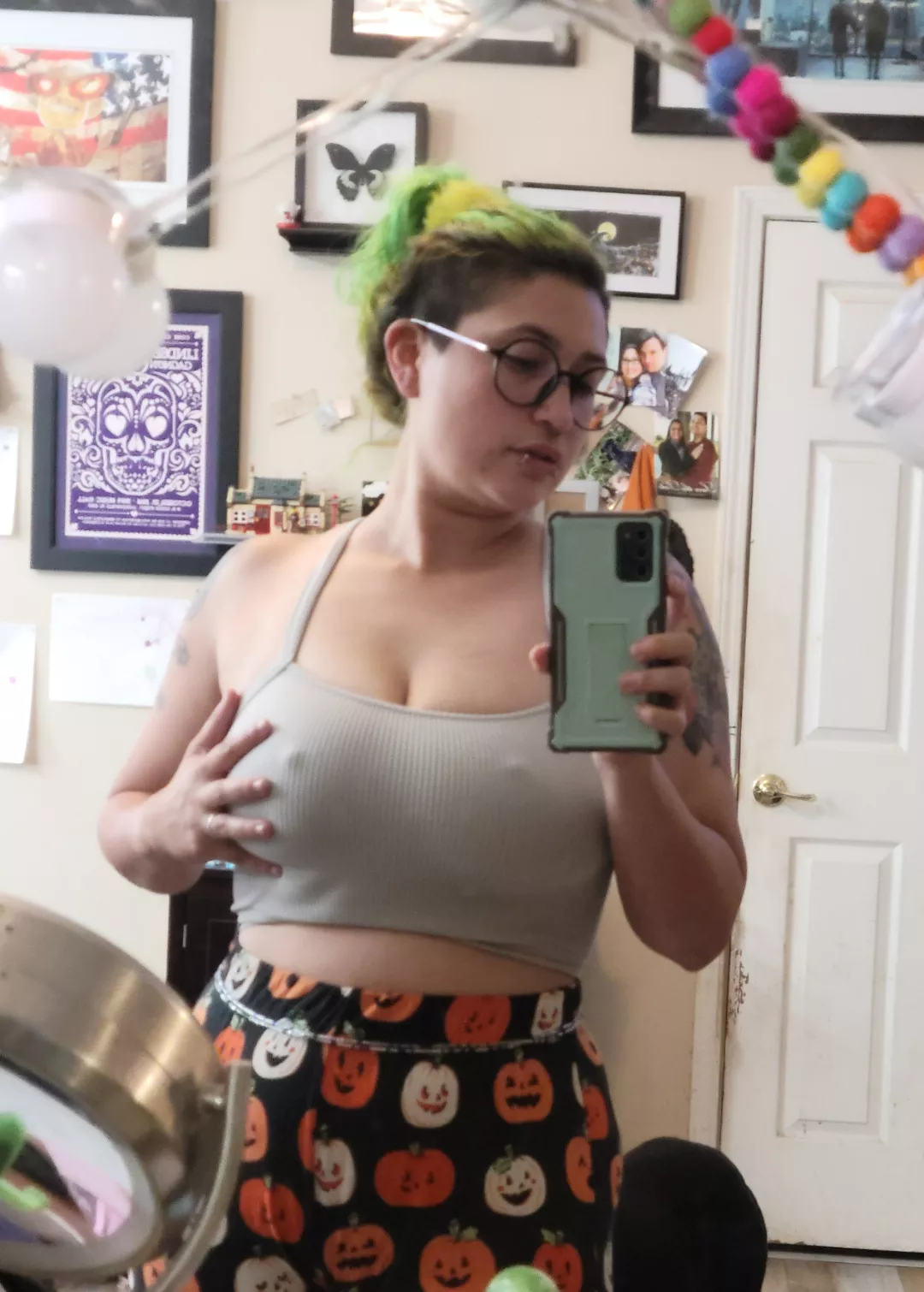 Rolled outta bed chic lol (f)  posted by zydrateaddict23