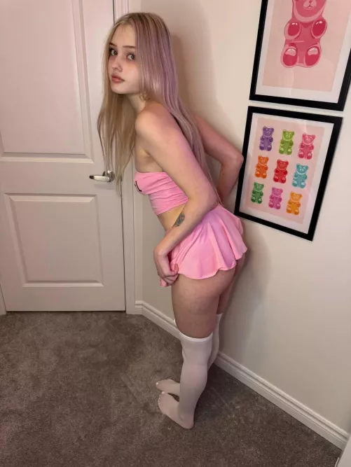 Smol but grabbable by LunaPinkxo