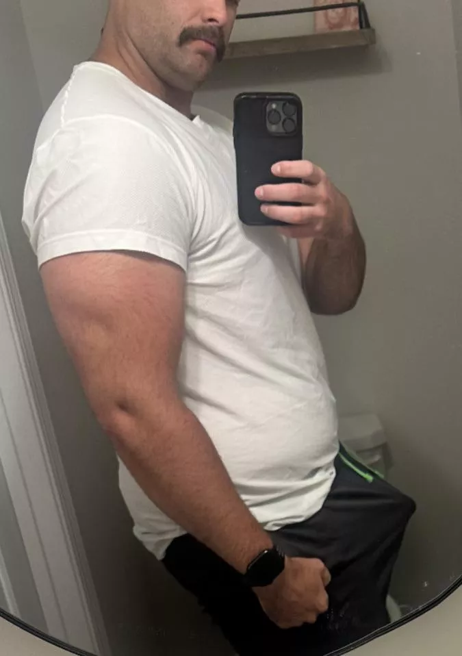 (35) Some nice morning wood for you?  posted by DadisSneaky