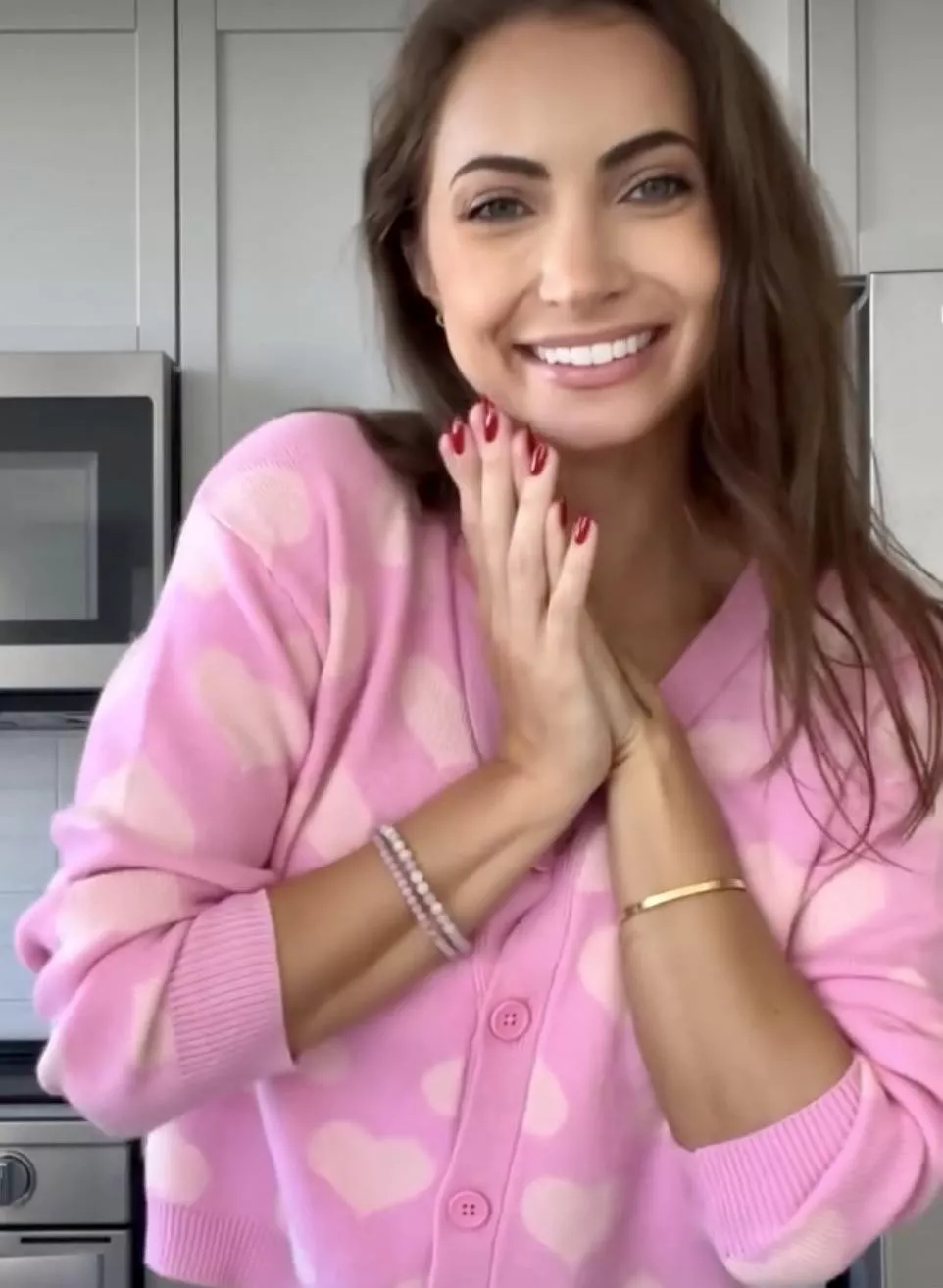 A n n a L o u i s e posted by cashmere1977_v3