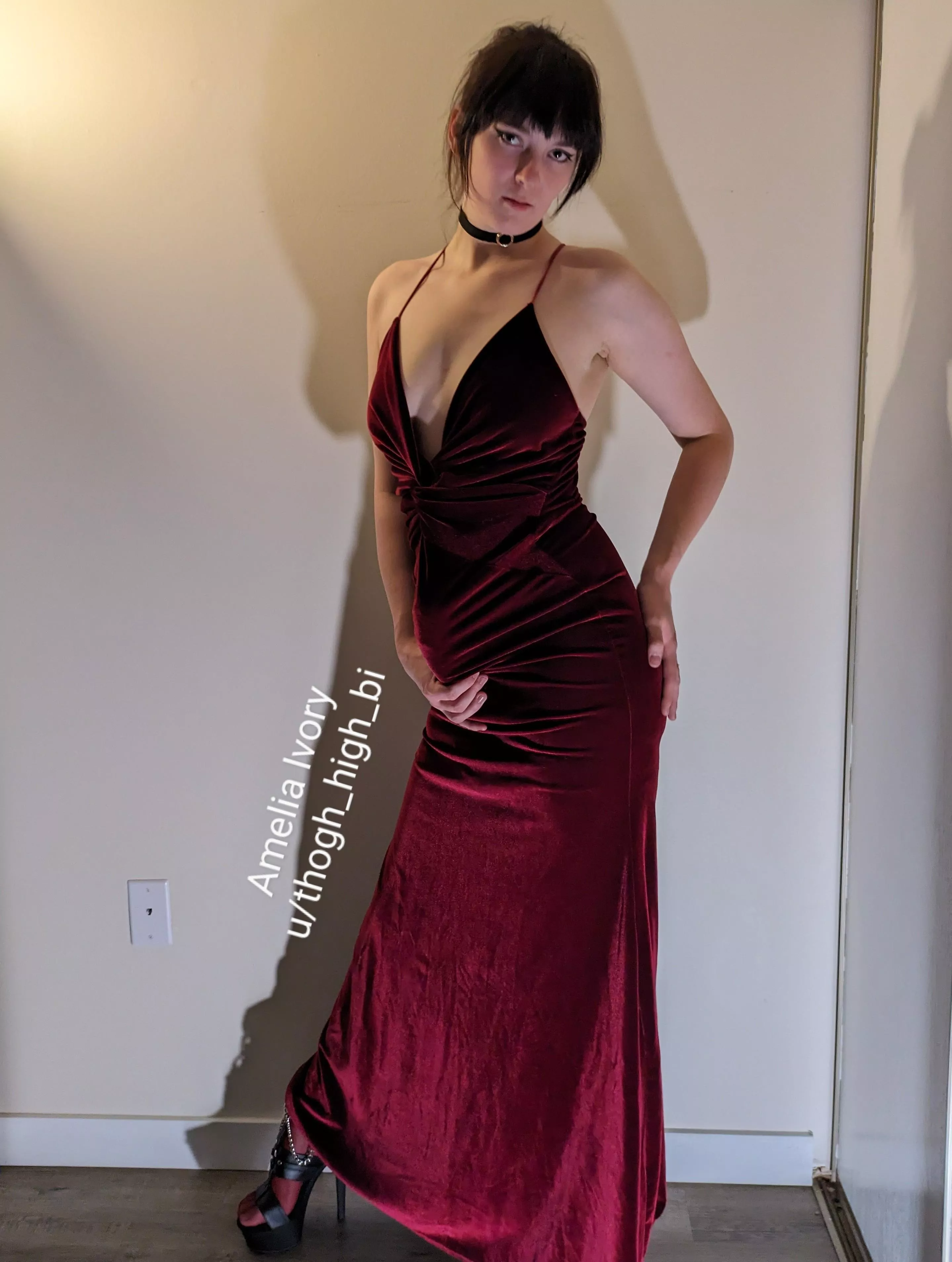 Don't be shy, just be a good boy and get on your knees posted by thogh_high_bi