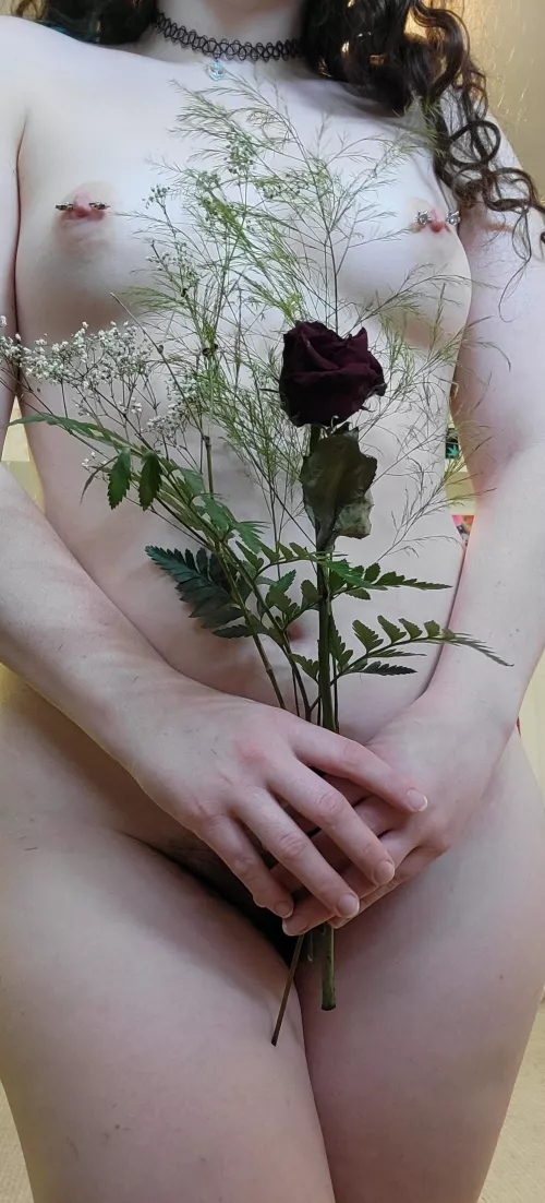 floral nude portraits  by polylesbokitty