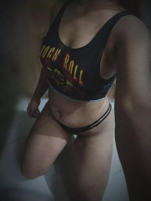 [F]uck this humidity 😩 by Green-Rush-164