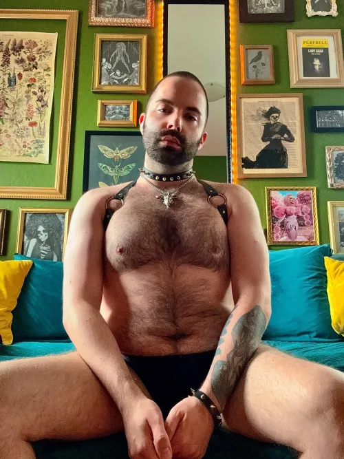 Half dressed with no place to go 👽 by ahairystranger