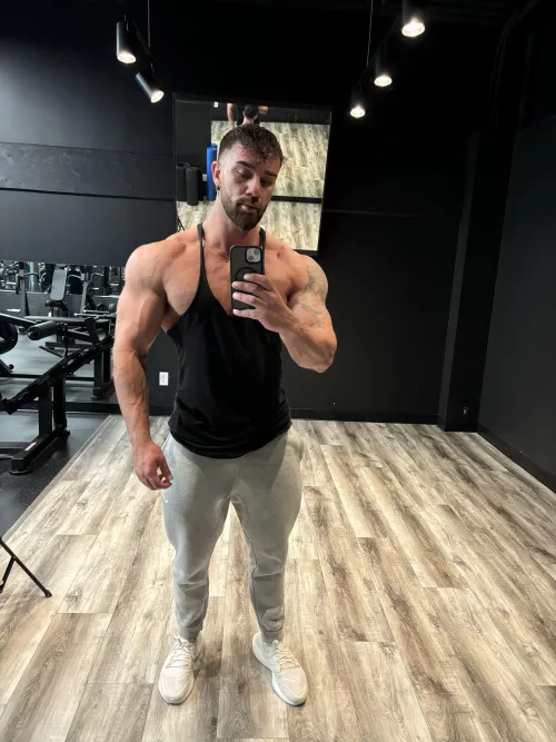 I need these arms to grow  by alphaflexer