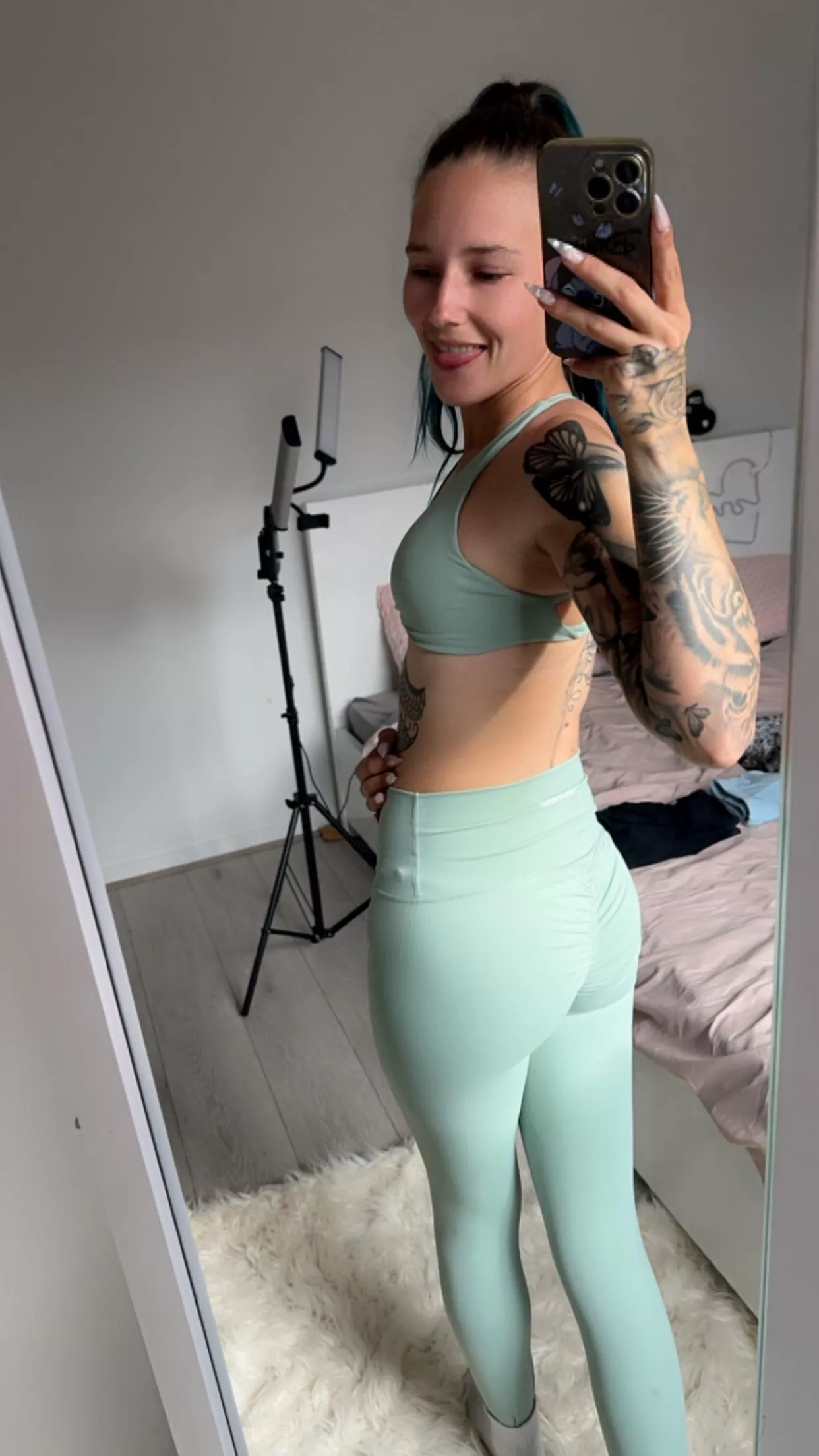 I will be your dinner tonight 😼 posted by Taytaysxox