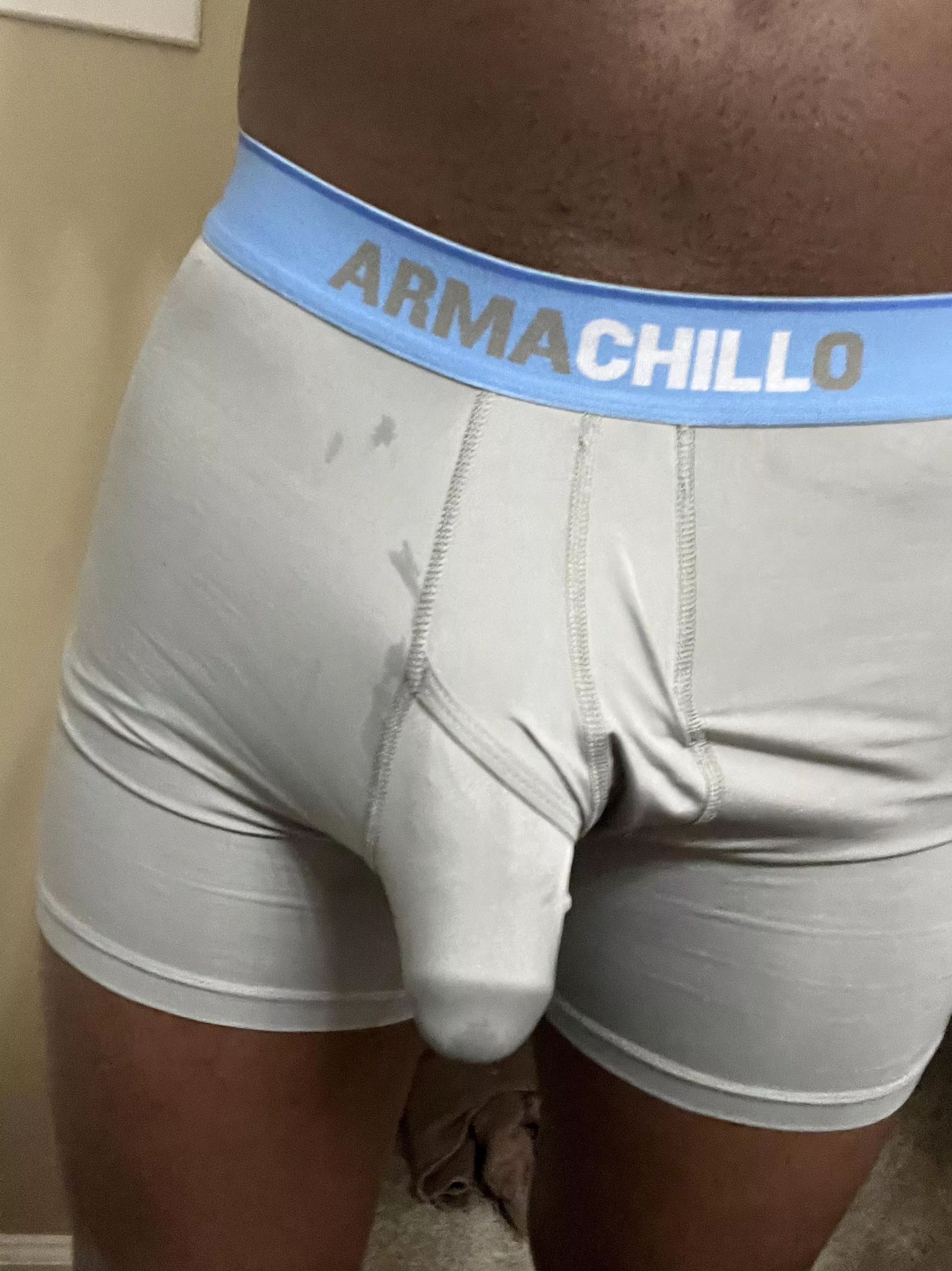 Just a normal bulge(25) posted by Dolphinman75