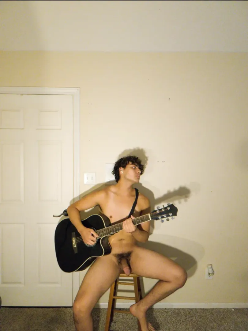 Lets get to know eachother over a song by 6camrenreynolds