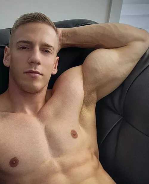 Like my forearm 💪🏼😏..? by John_fitness91