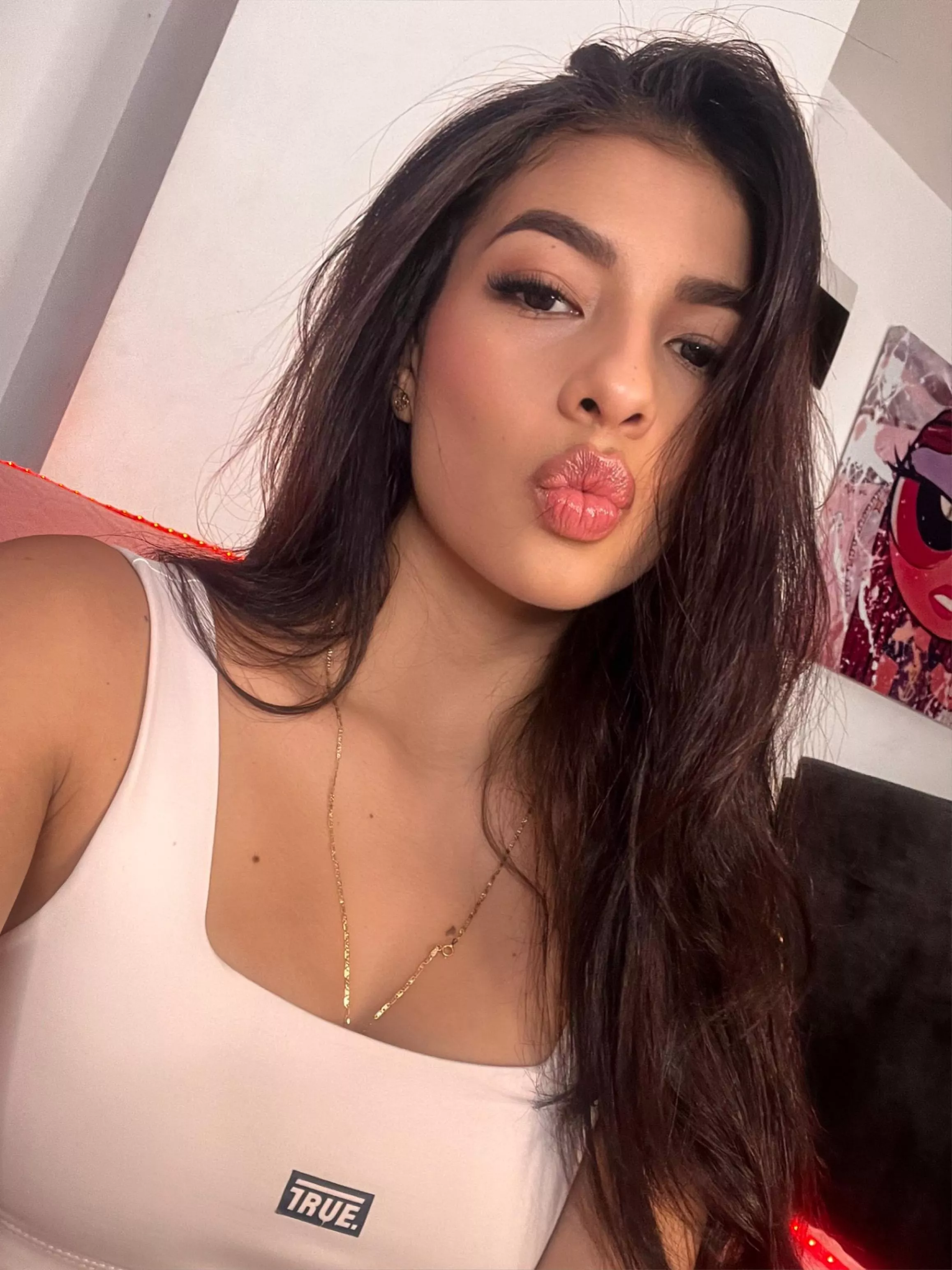 One of my few good duckface selfies  posted by veronica_ar1