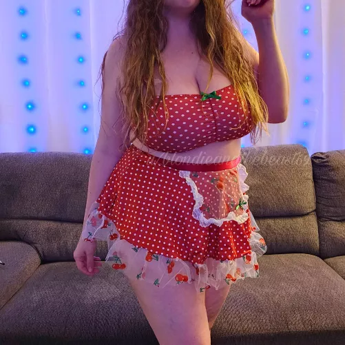 She's my cherry pie! by BlondieAndTheBeast69