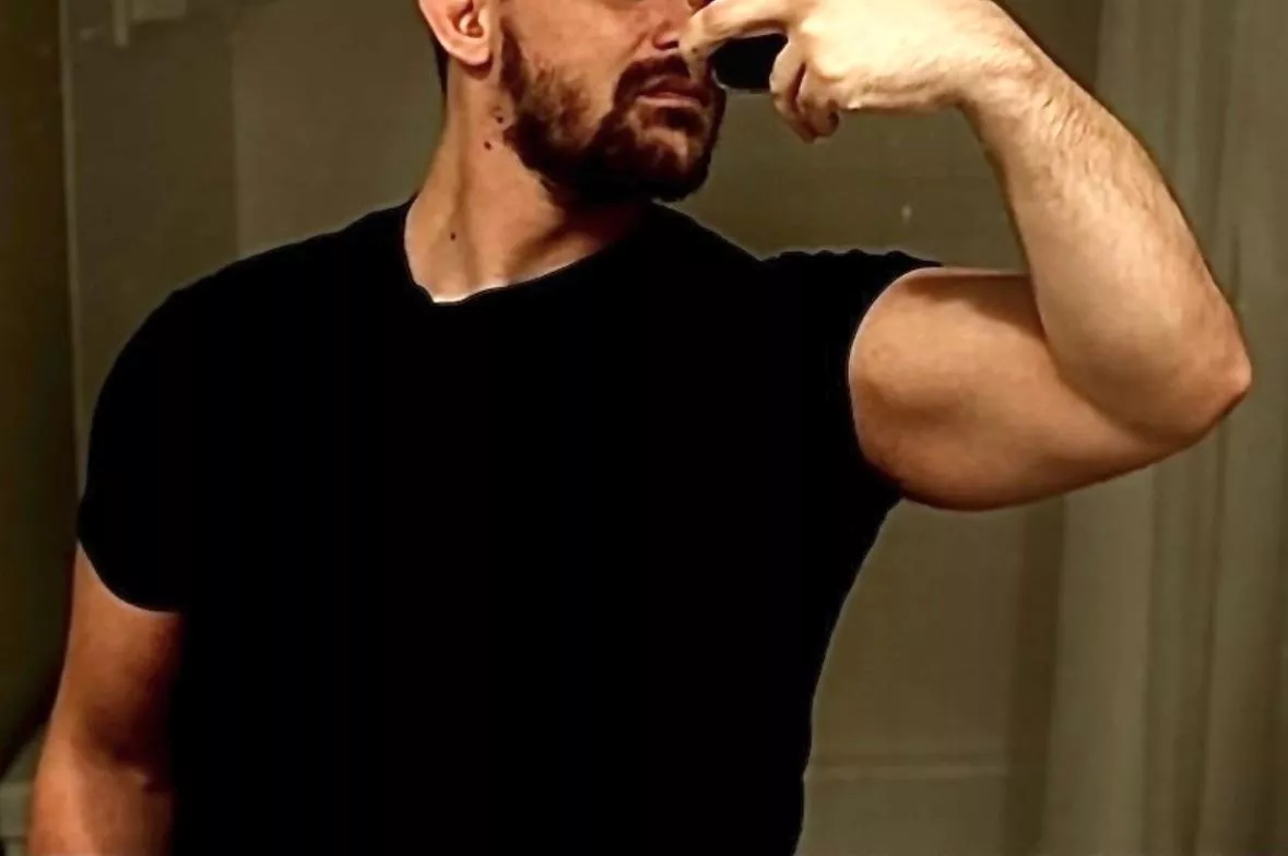 Wanna watch me do man stuff? posted by alargeguy