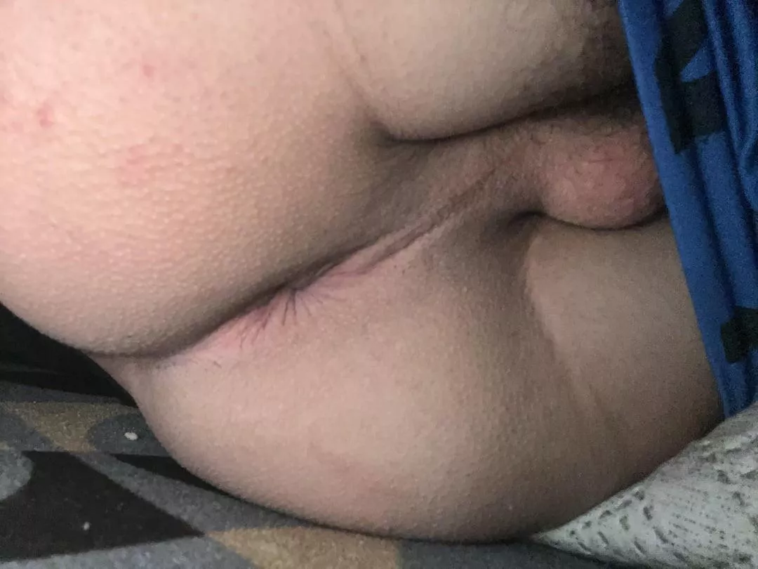 19 years old …! posted by GiraffeWestern2030