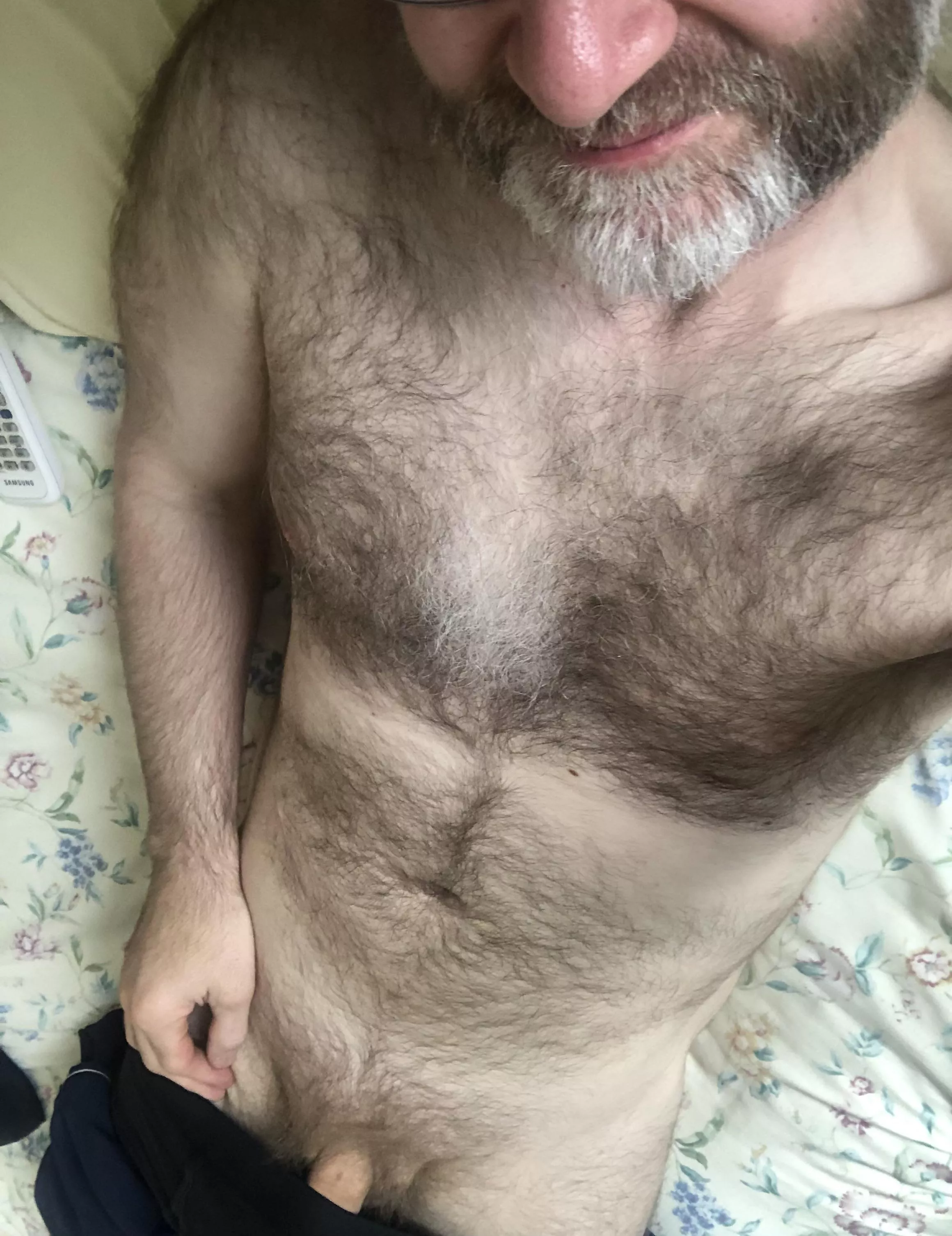 [48] Hairy Silver Fox posted by Mrsparkles7100