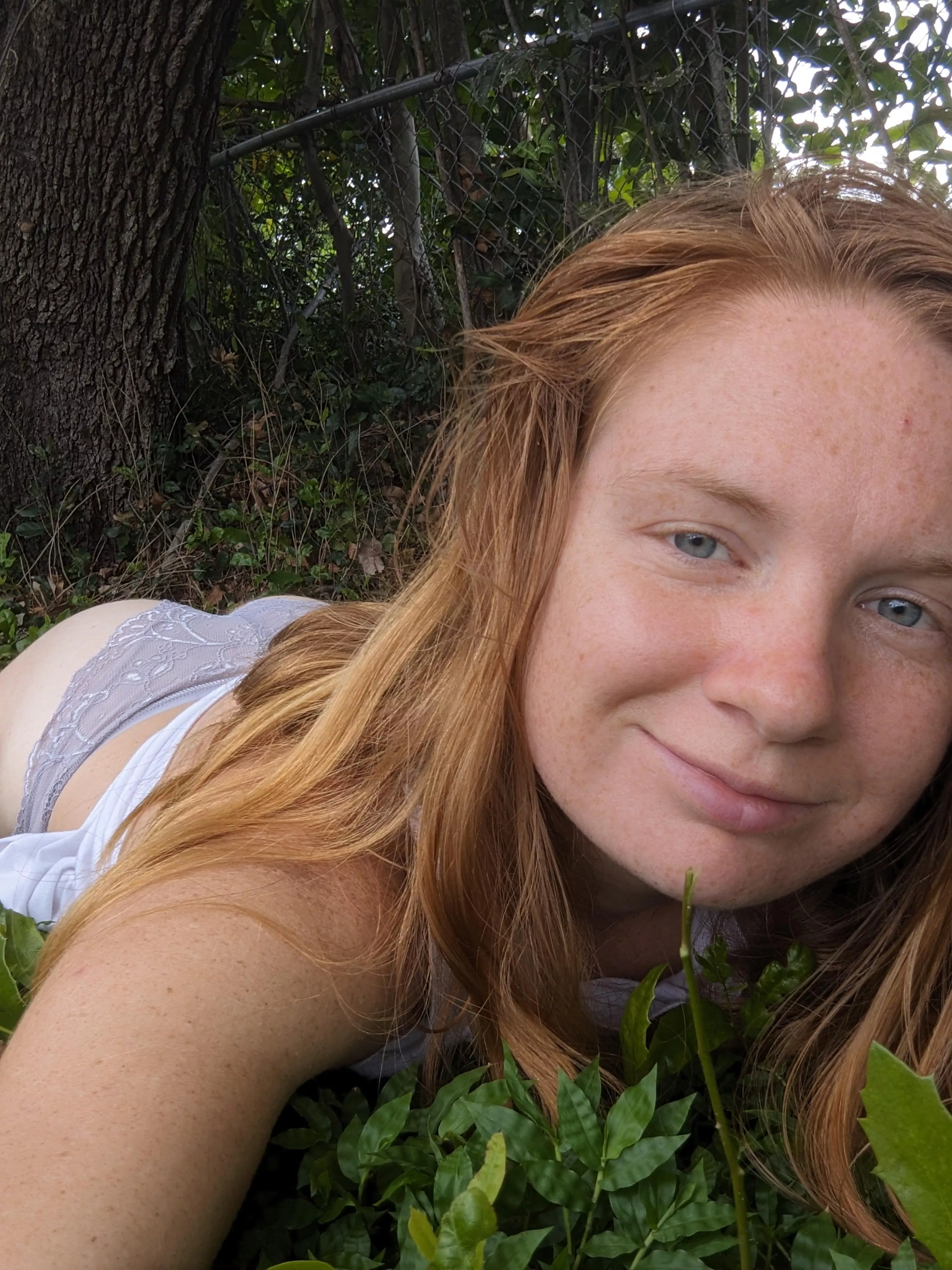 Au naturel, authentically attractive🦋 [F27] posted by Redlilyrose