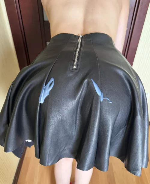 This is the perfect cum target by Womanlyclary12