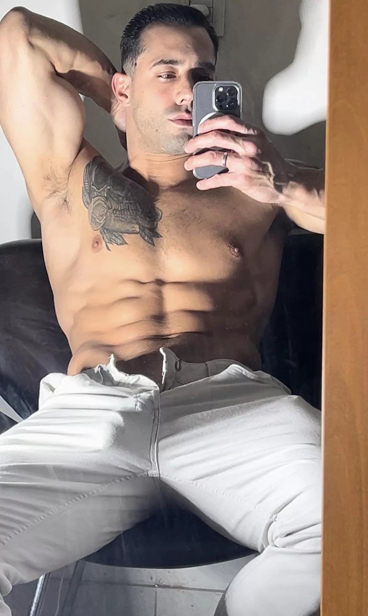 6’2’’ 220lbs posted by TattooedMuscled