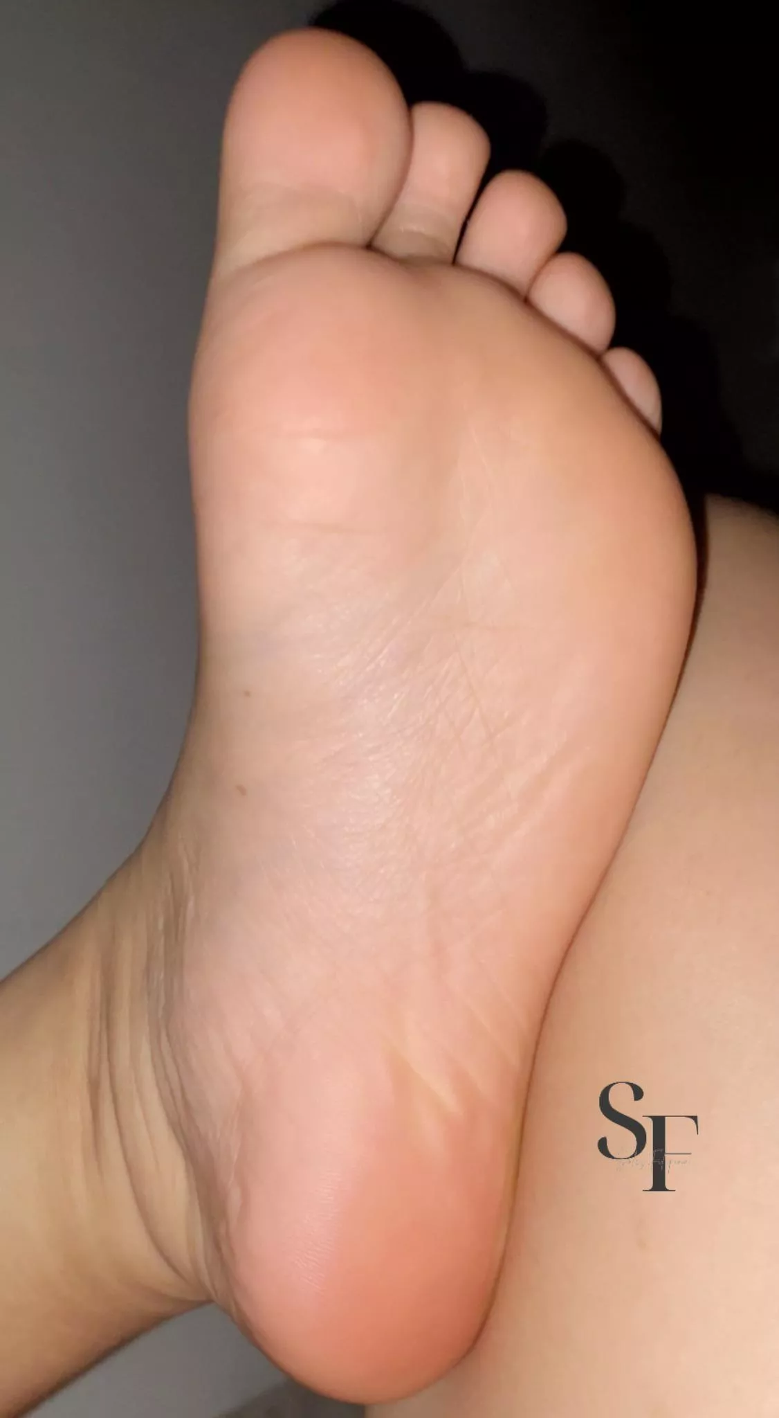 A sole that makes your knees go weak and turns your brain into mushy 😈 posted by SolesFilipina