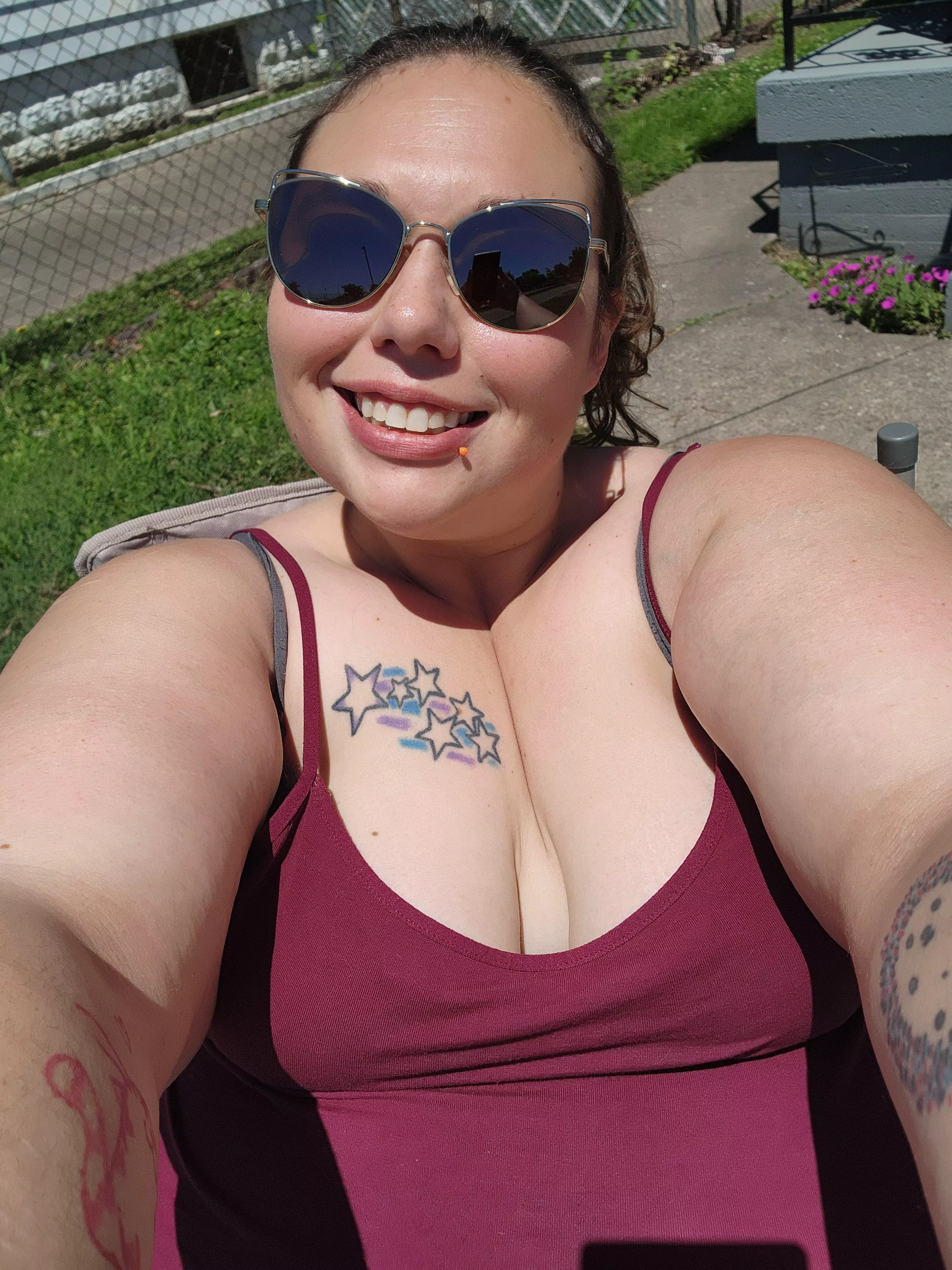 Enjoying some sun posted by Smil3y420X