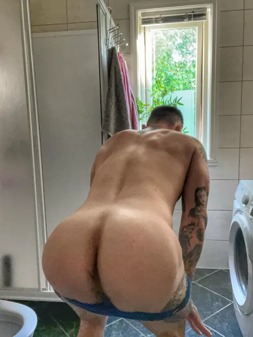 How do you like the view? by erikk_gunner