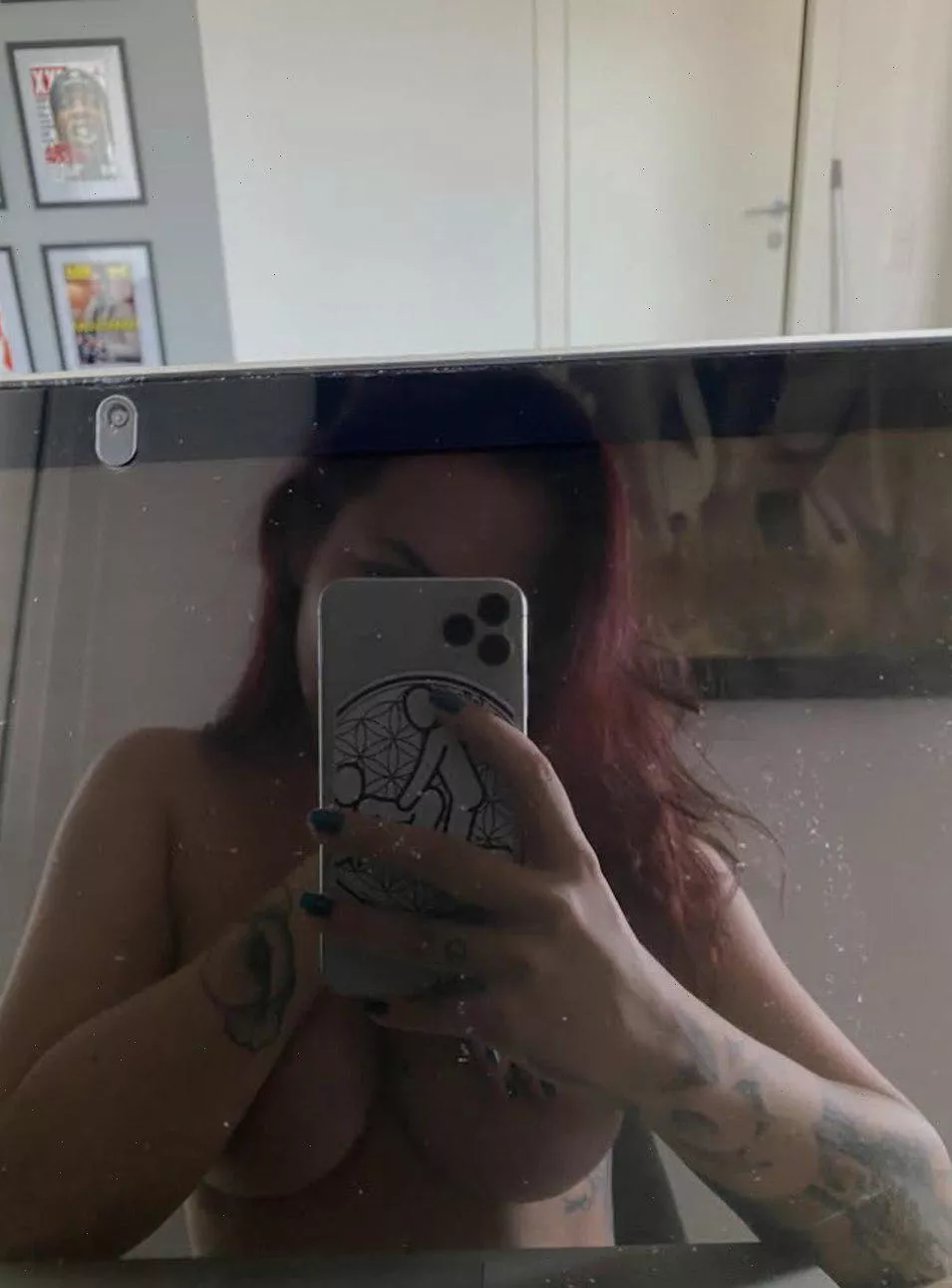 me while i am texting you posted by Accomplished-Sky2172