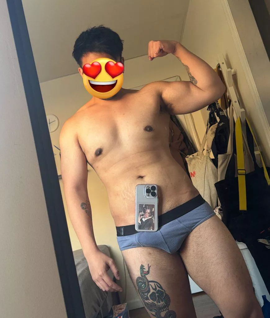 Quick selfie to show off the pits posted by aegyoyo_