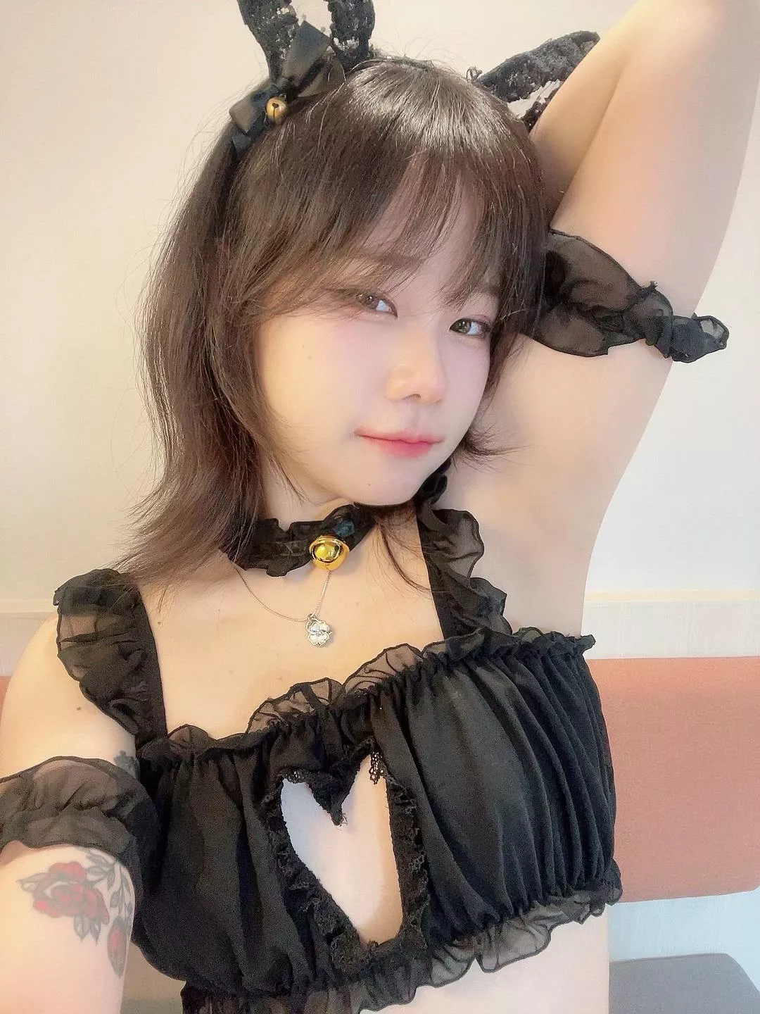 Tell me what you would do with my armpits right now  posted by PhotoWorth