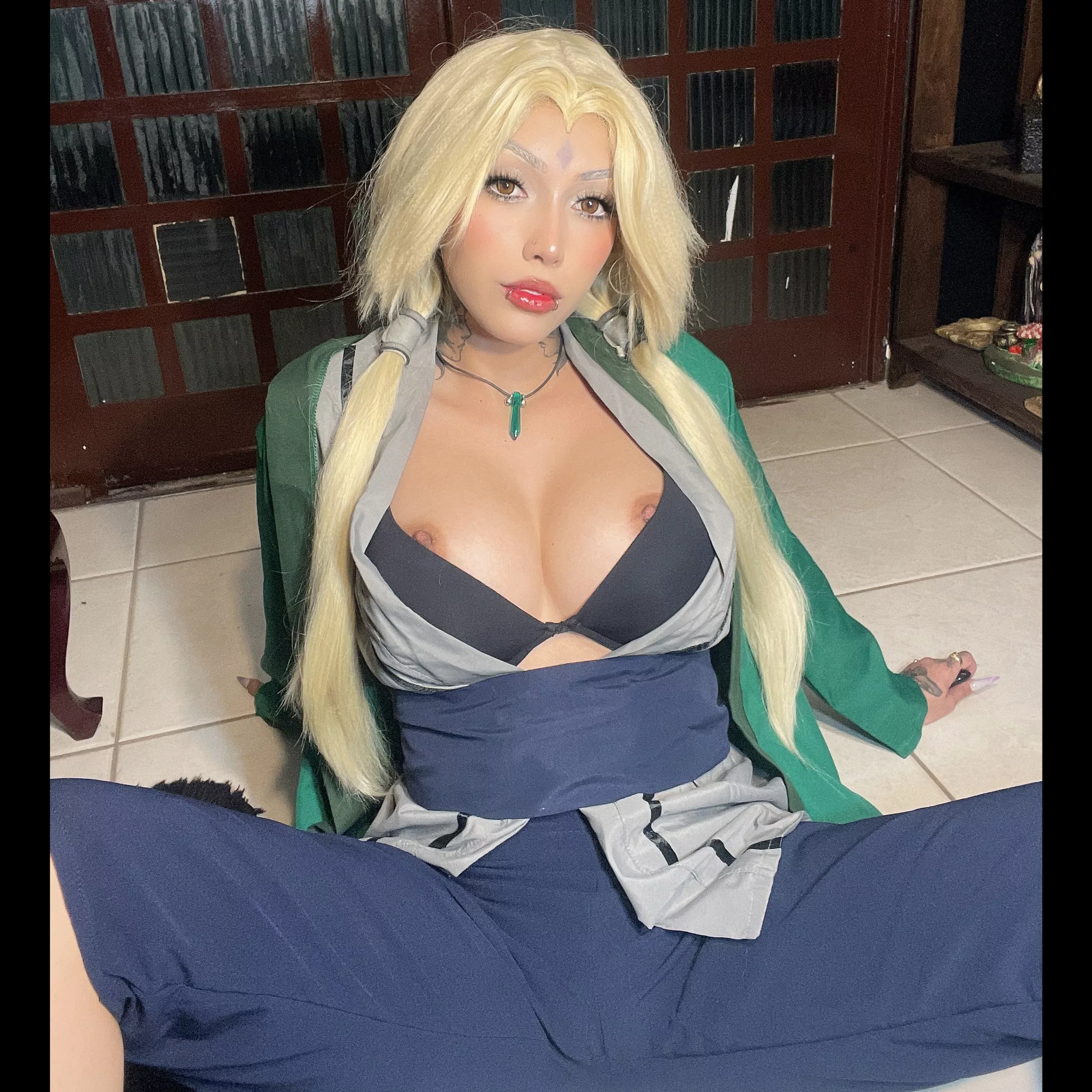 Tsunade by Ghost posted by FahrenheitModeling