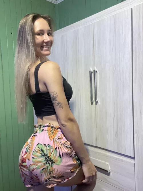 Would you dare to discover what's behind this smile by erikamullersweet