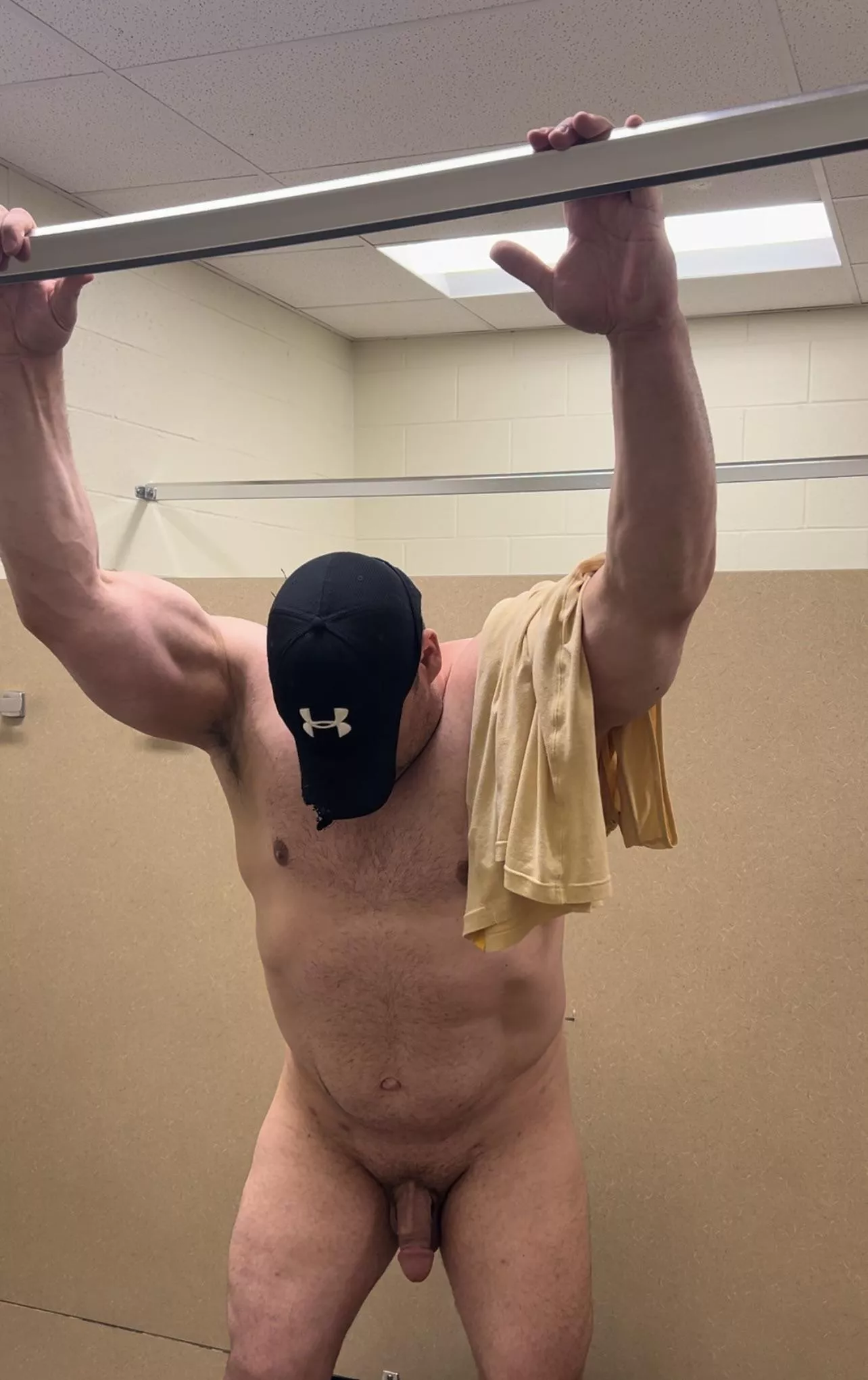 Do you like 6’7 355 Lbs gym guys? posted by MrBigDaddyBuff