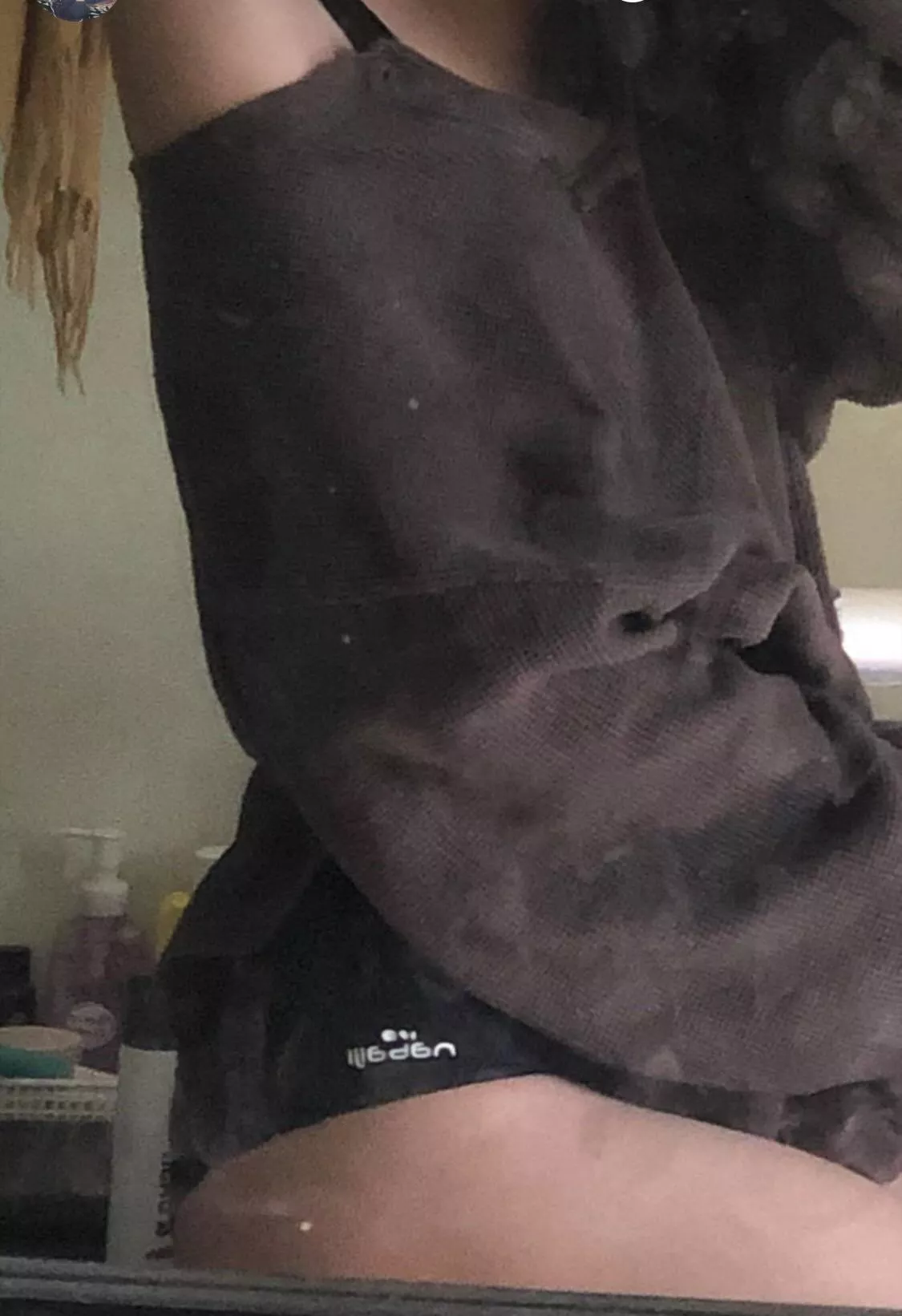 i should buy a skirt  posted by angele_zo