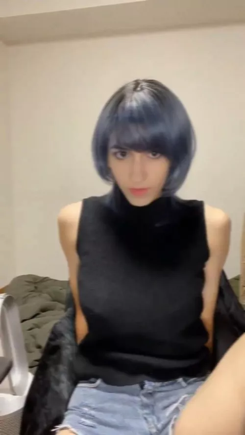 I think I am straight but kinda want to try going out dressed by Windwitch7